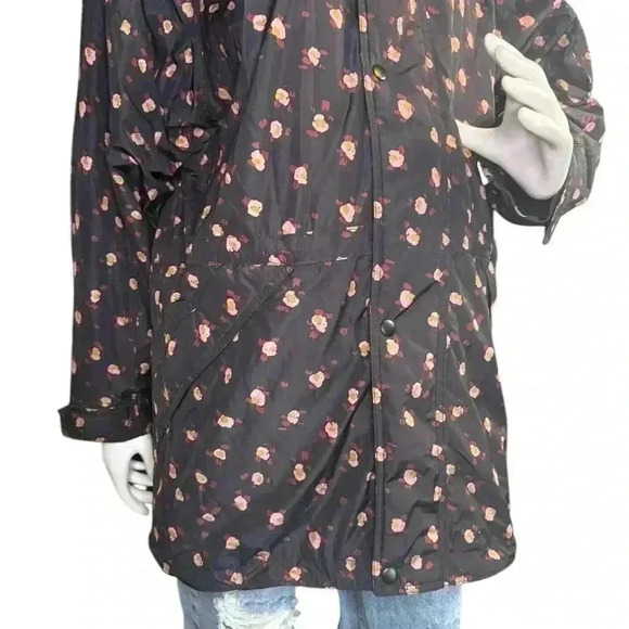 Cabi Rainy Day Reflective Floral Jacket 4115 Oversized Medium Size. - Picture 3 of 13